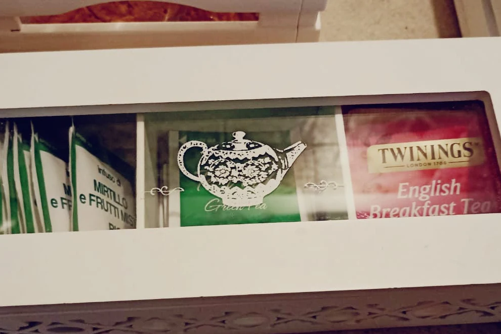 La scatola dei tè e delle tisane per la colazione